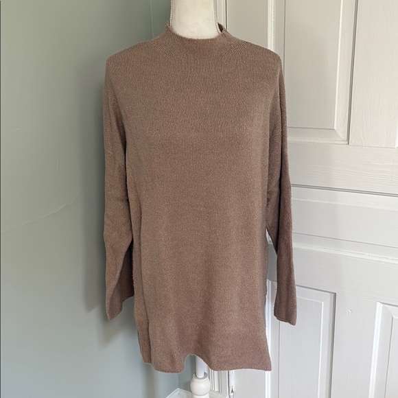 Urban Outfitters Women's Tan Funnel Neck Sweater Long Size Small - Picture 1 of 5